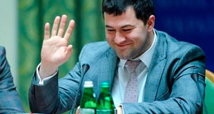 Глава налоговой хранит миллионы наличных
