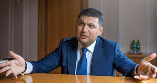 Премьер-министр: С 1 января каждый работающий Украинец не должен получать зарплату меньше 3200 грн. (Обновлено)